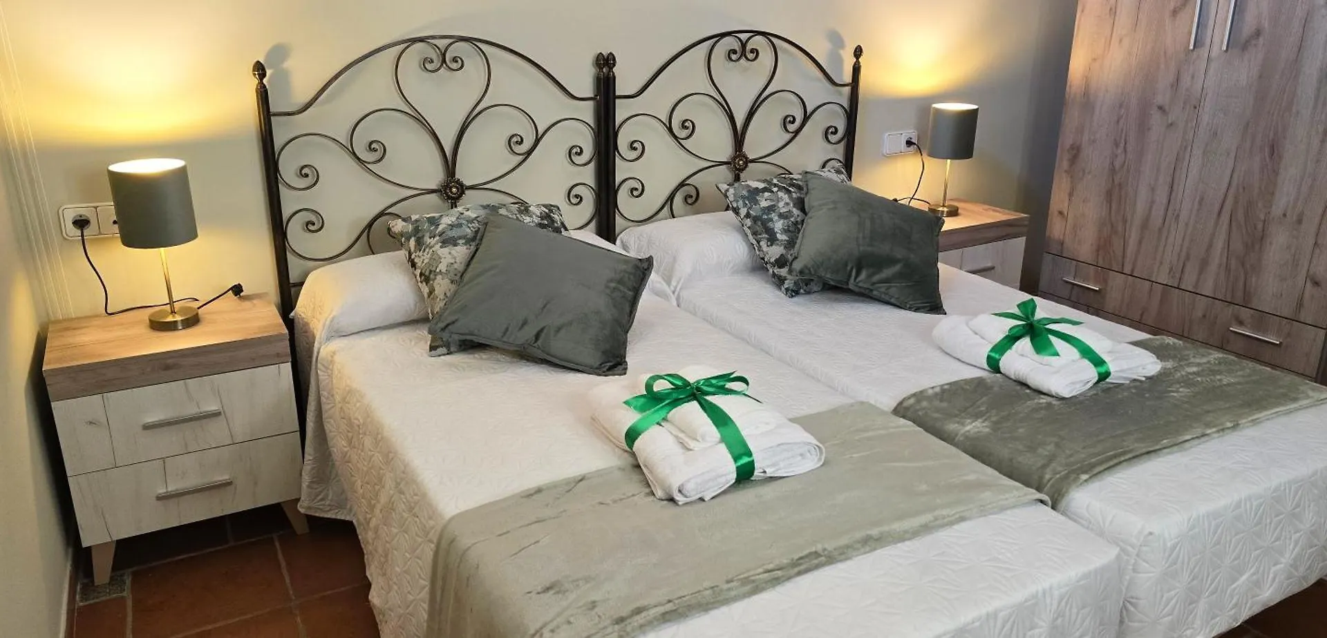 Homestay Villa Castella Acogedora Casa Para Familias Con Piscina Y Jardin Cerca Del Mar Marbella Spain