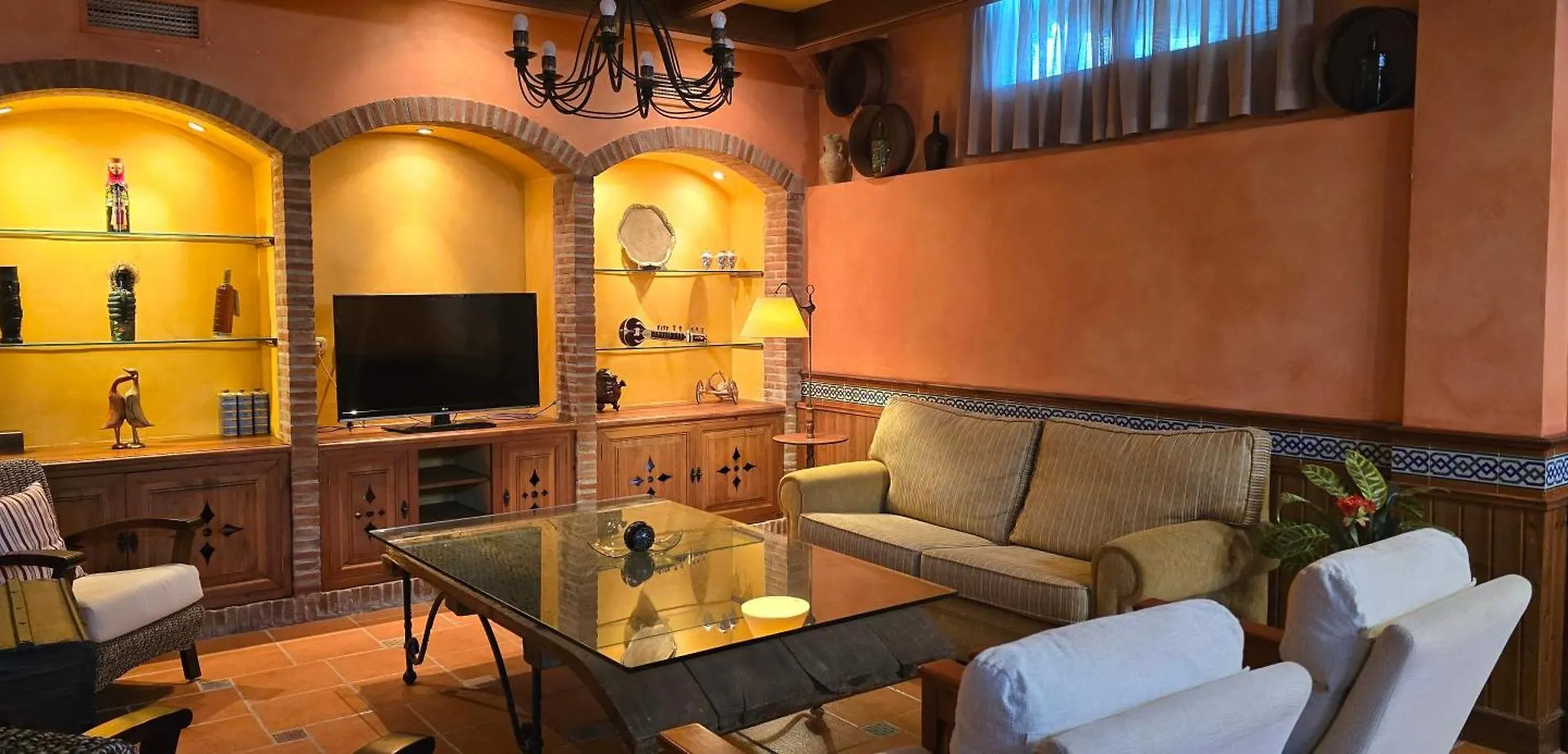 Villa Castella Acogedora Casa Para Familias Con Piscina Y Jardin Cerca Del Mar Marbella Alloggio in famiglia